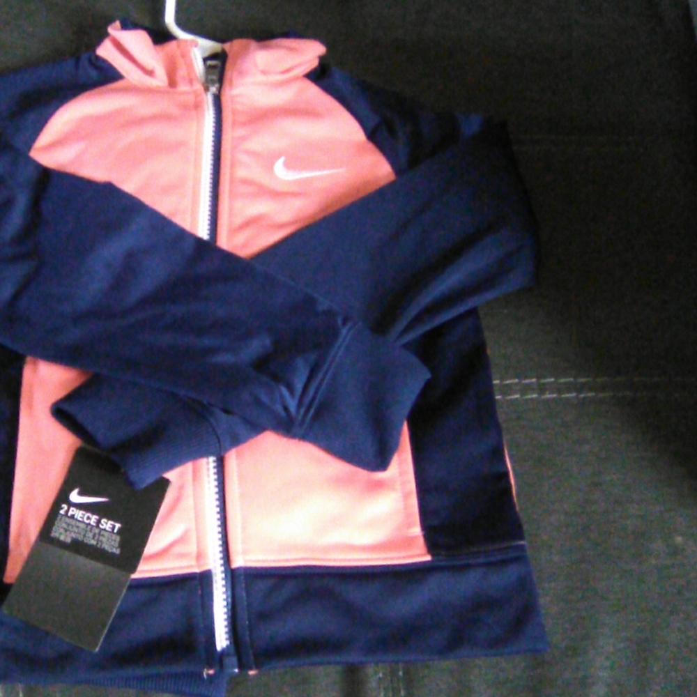 Girls Nike outfit